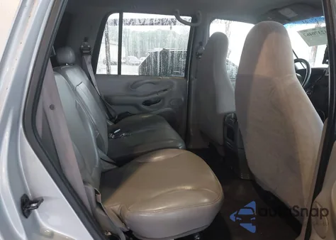 2000 Ford Expedition Xlt z USA, uszkodzony, nr VIN 1FMRU166XYLB73706